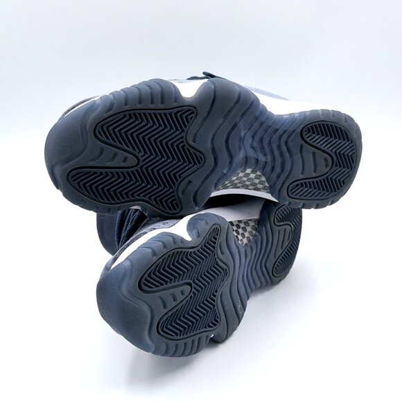 Wmns Jordan 11 Retro Midnight Navy - Picture 8 of 10